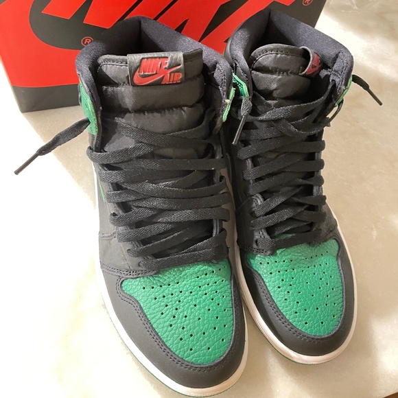 Green & Black Air Jordan Retro 1s (Size 8.5 MEN) - Picture 1 of 6